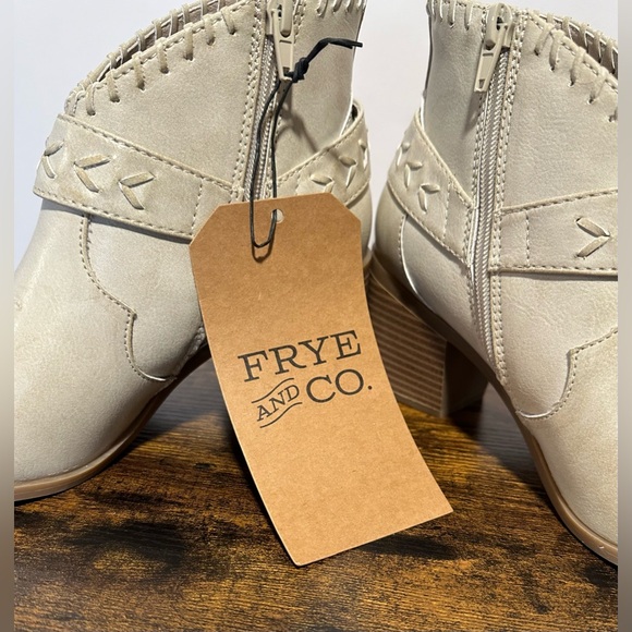 Frye and Co. Women’s Stone Palma Stacked Heel Booties NWT Various Sizes - Picture 7 of 8